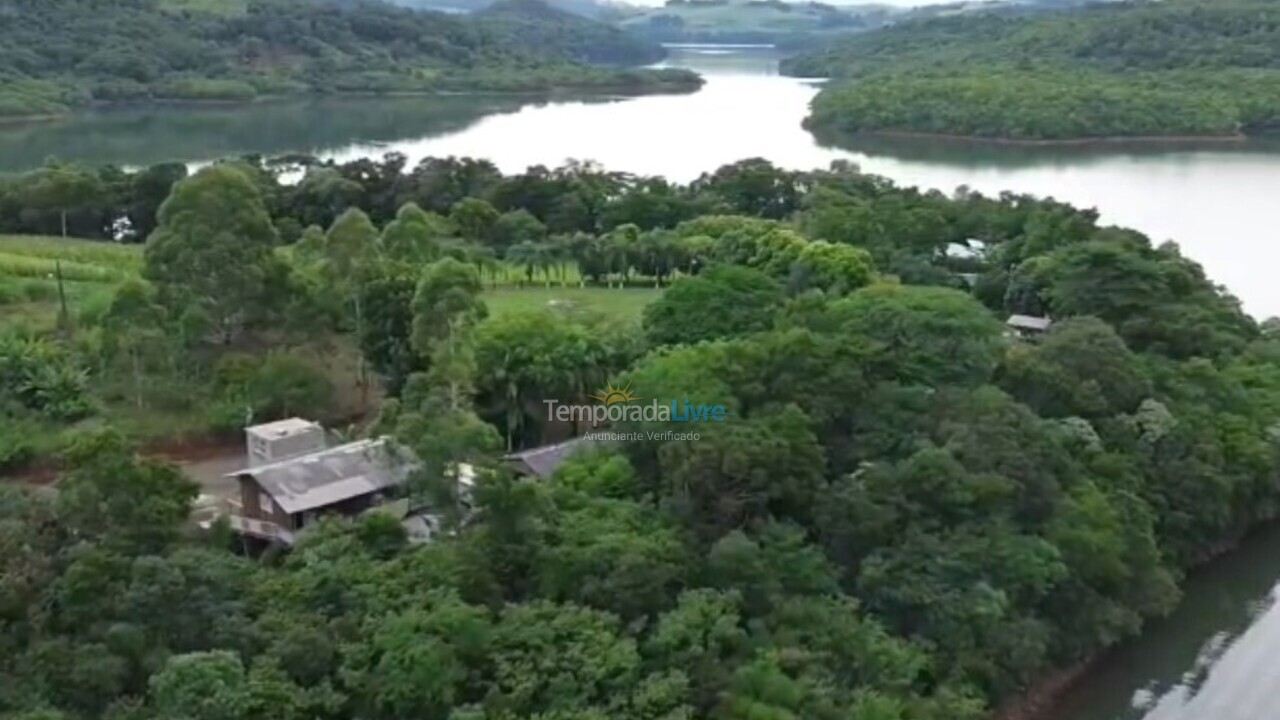 Granja para alquiler de vacaciones em Concórdia (Linha Laudelino)