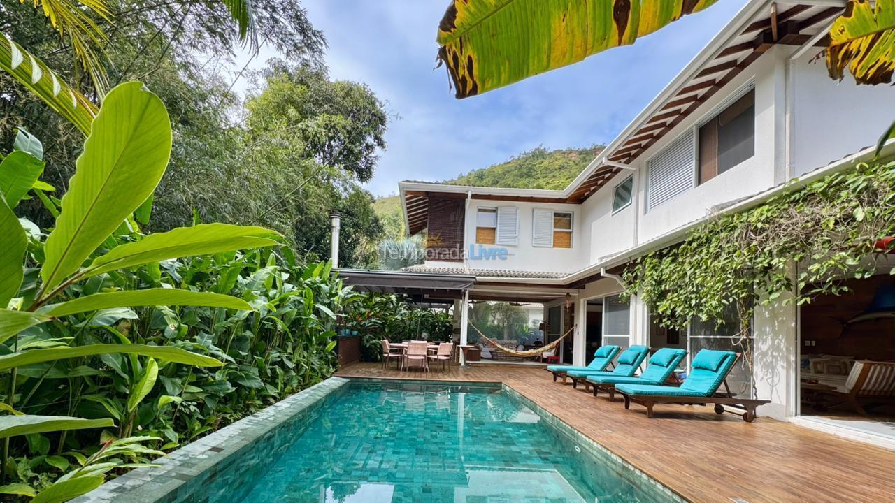 Casa para alquiler de vacaciones em São Sebastião (Praia da Baleia)