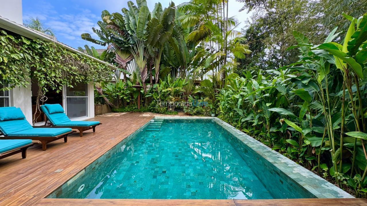 Casa para alquiler de vacaciones em São Sebastião (Praia da Baleia)