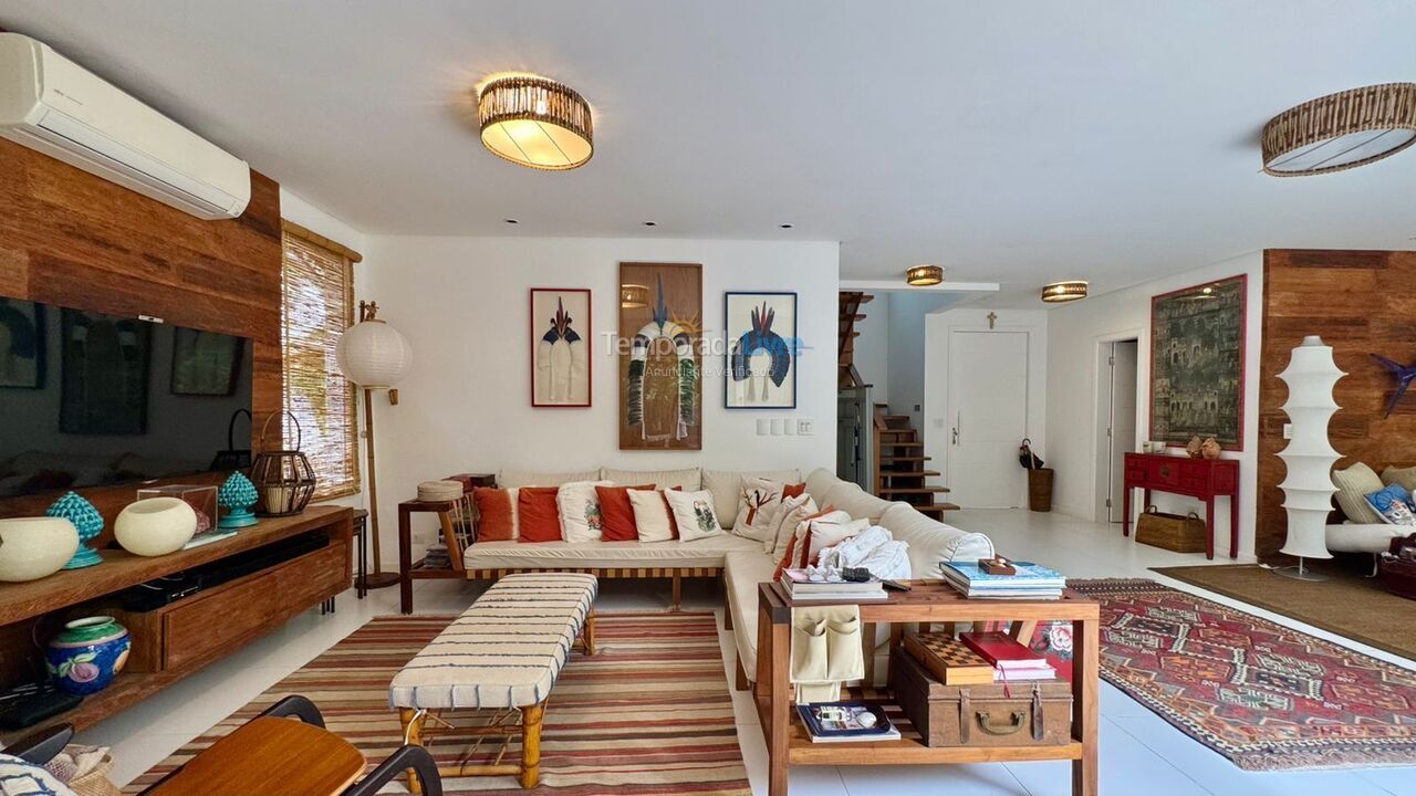 Casa para alquiler de vacaciones em São Sebastião (Praia da Baleia)