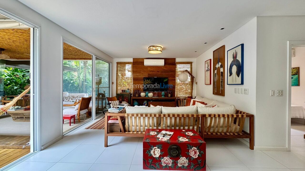 Casa para alquiler de vacaciones em São Sebastião (Praia da Baleia)