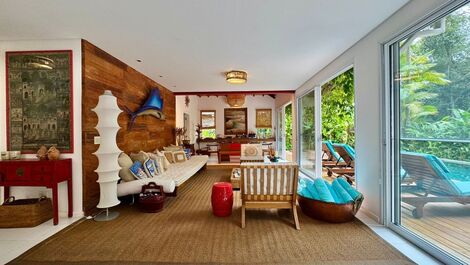 CASA DE ALTO NIVEL EN LA PLAYA DE BALEIA