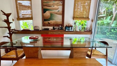 CASA DE ALTO NIVEL EN LA PLAYA DE BALEIA