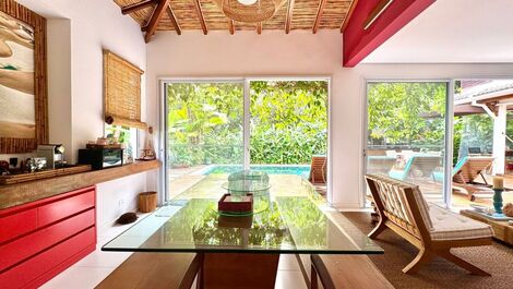 CASA DE ALTO NIVEL EN LA PLAYA DE BALEIA