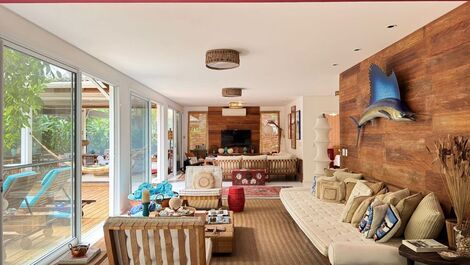 CASA DE ALTO NIVEL EN LA PLAYA DE BALEIA