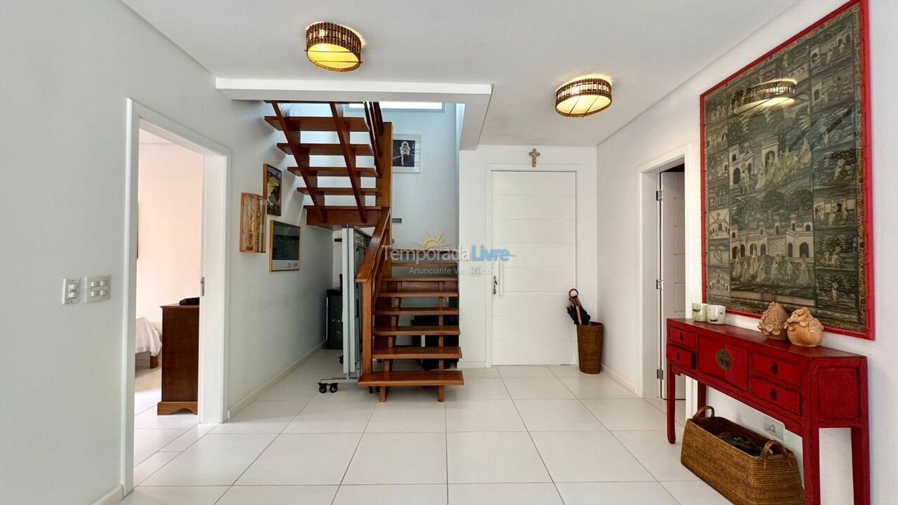 Casa para alquiler de vacaciones em São Sebastião (Praia da Baleia)