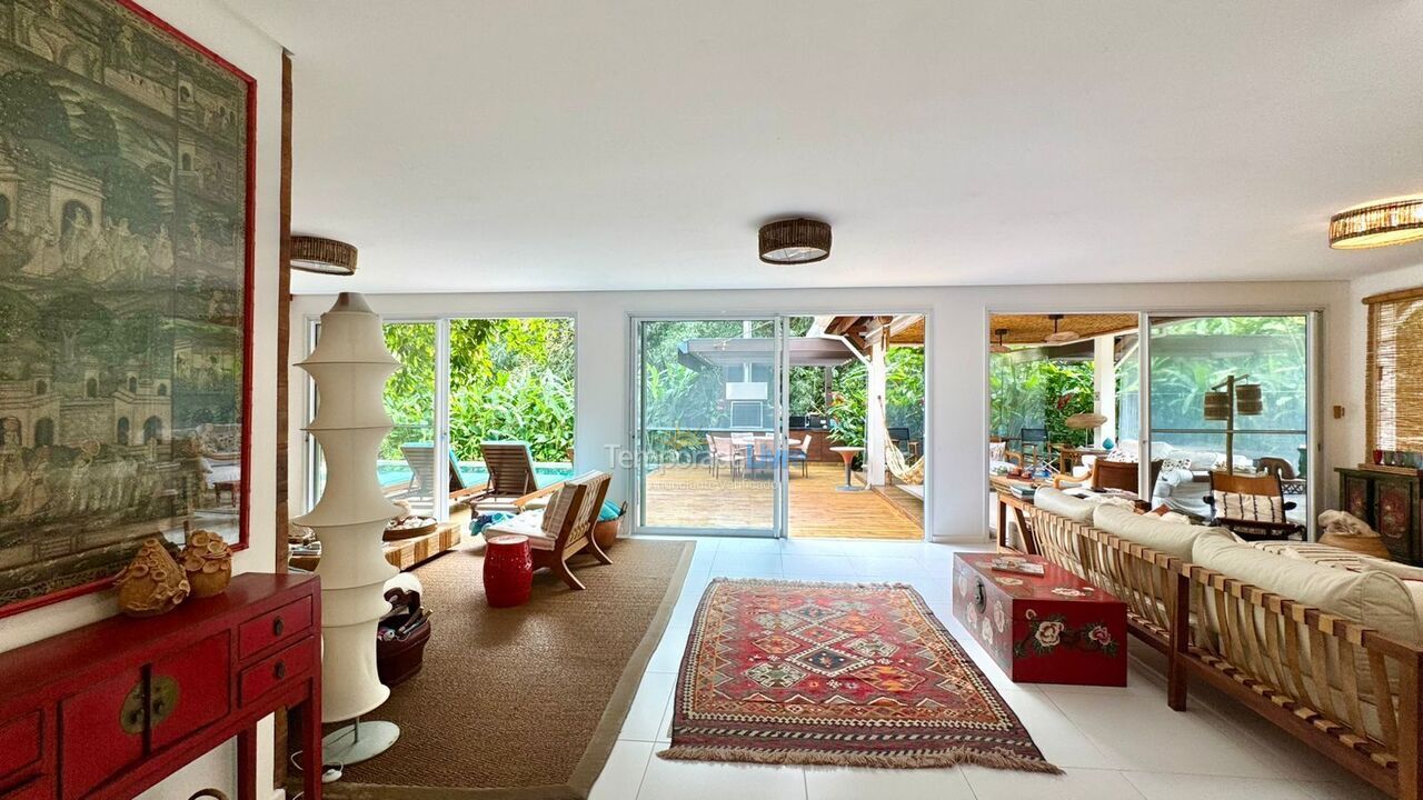 Casa para alquiler de vacaciones em São Sebastião (Praia da Baleia)