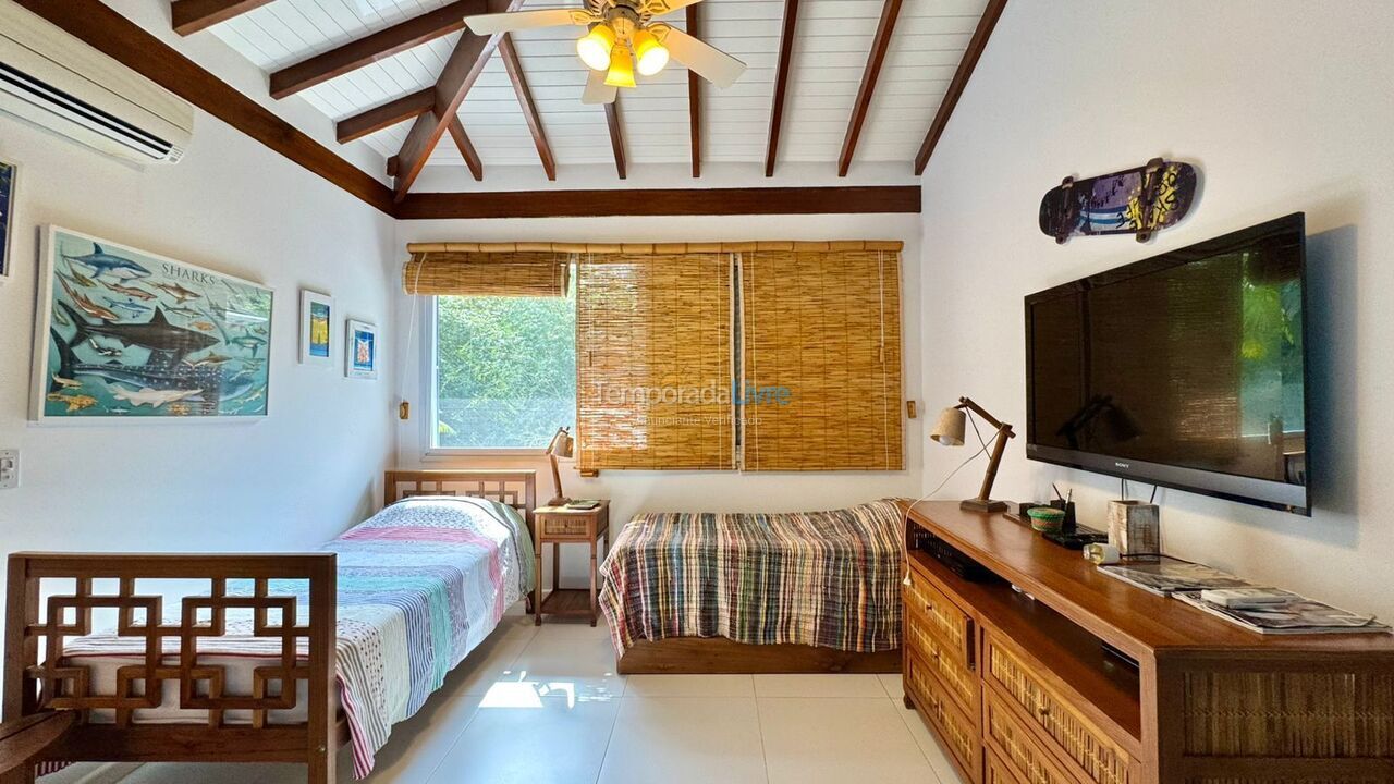 Casa para alquiler de vacaciones em São Sebastião (Praia da Baleia)