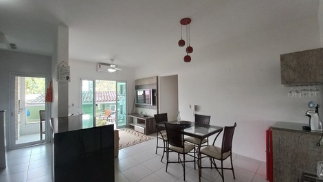 Praia da Toninhas, Apto bem pertinho da praia para 6 pessoas