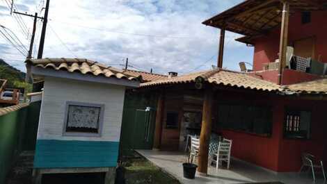 Casinha de bonecas para as crianças 