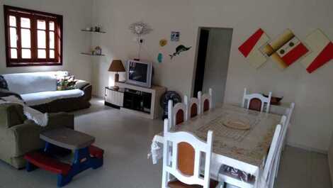 Sala de estar e jantar integradas