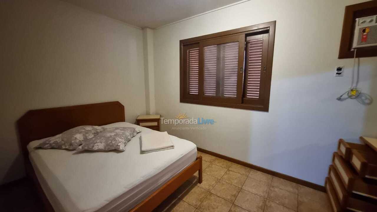Apartamento para aluguel de temporada em Bombinhas (Praia de Bombinhas)