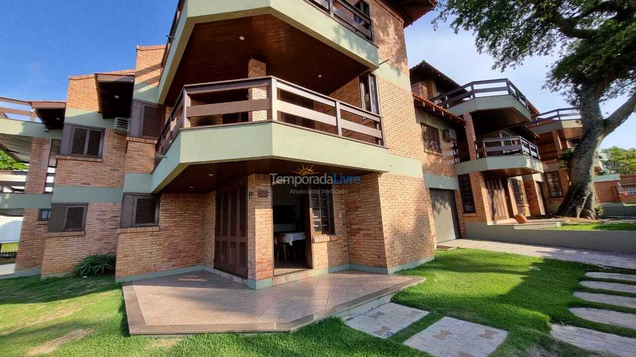 Apartamento para aluguel de temporada em Bombinhas (Praia de Bombinhas)