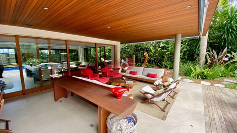 Casa exclusiva de lujo en la playa de Baleia