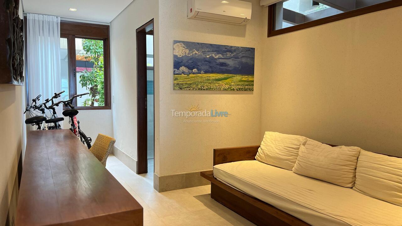 Casa para aluguel de temporada em São Sebastião (Praia de Juquey)