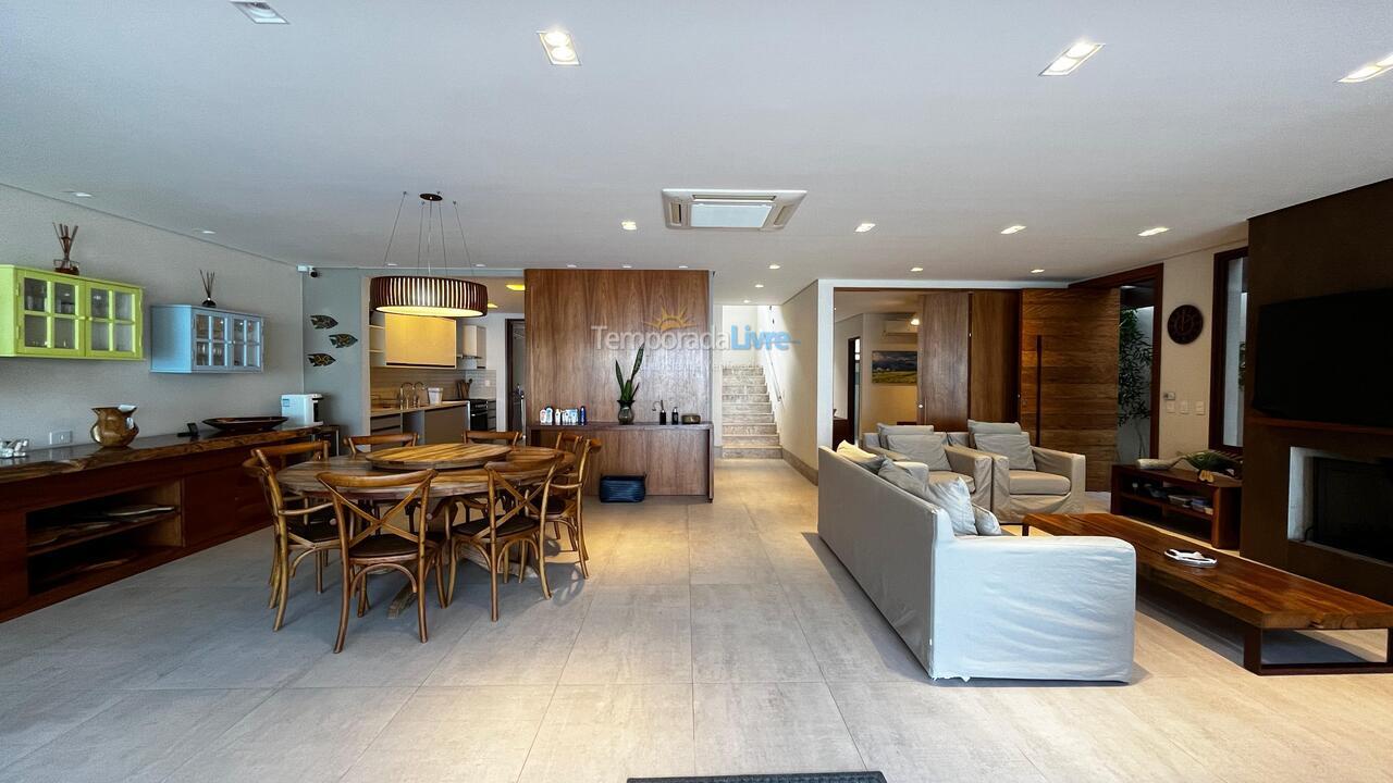 Casa para aluguel de temporada em São Sebastião (Praia de Juquey)