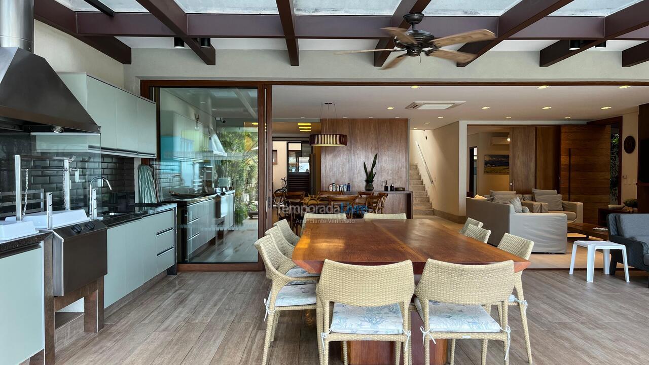 Casa para aluguel de temporada em São Sebastião (Praia de Juquey)