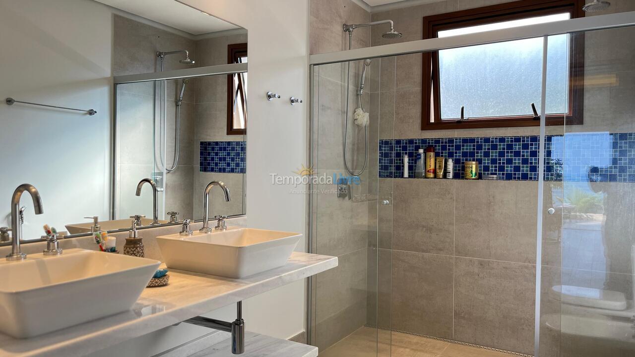 Casa para aluguel de temporada em São Sebastião (Praia de Juquey)