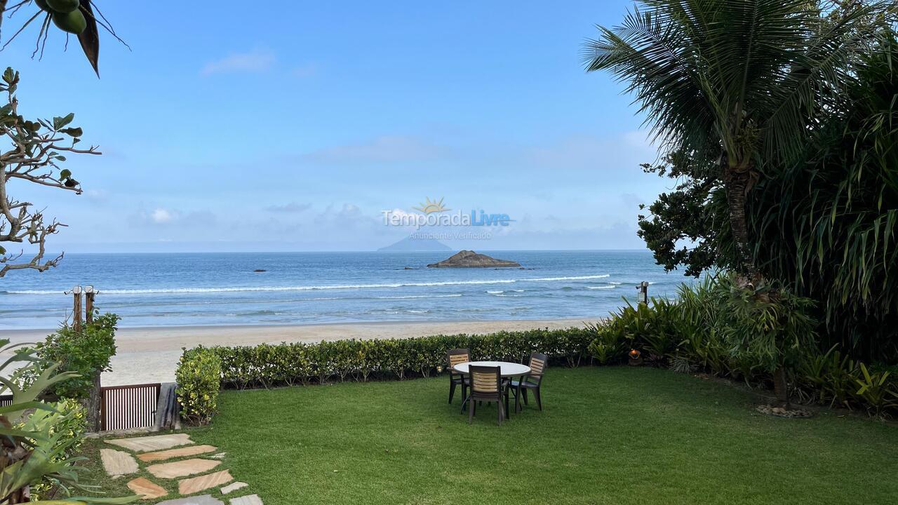 Casa para aluguel de temporada em São Sebastião (Praia de Juquey)