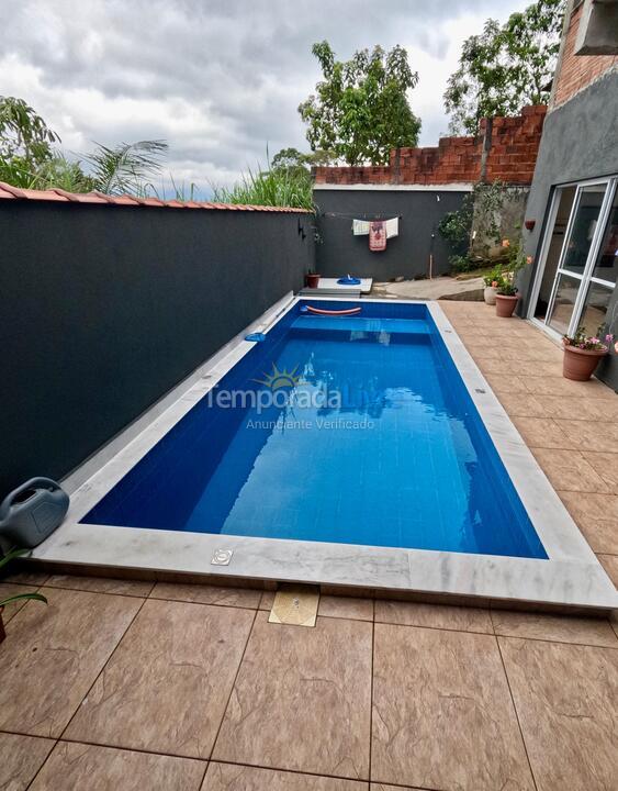 Casa para aluguel de temporada em Caraguatatuba (Praia de Massaguaçu)