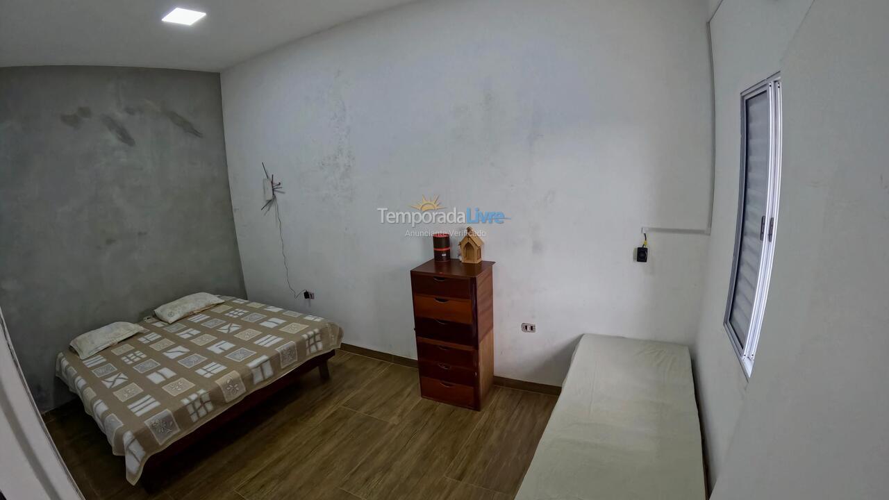 Casa para aluguel de temporada em Caraguatatuba (Praia de Massaguaçu)