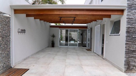 CASA EXCLUSIVA NA PRAIA DE MARESIAS