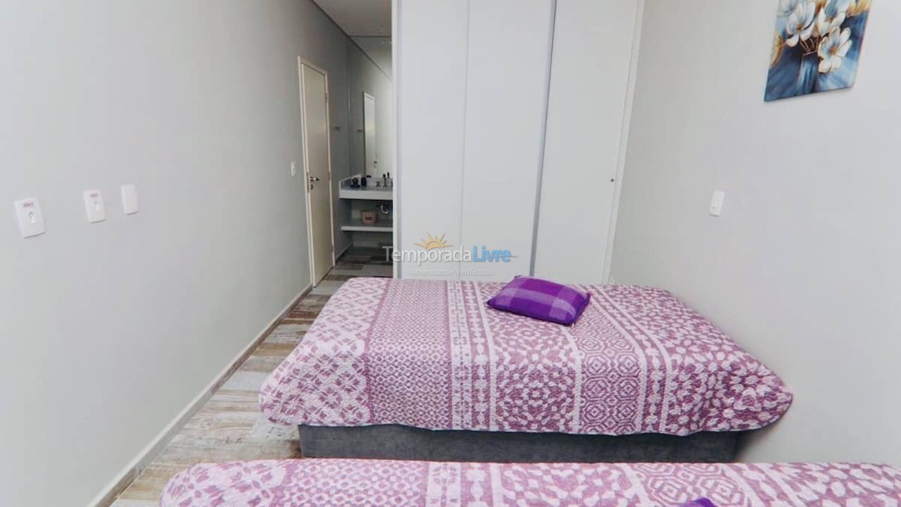 Casa para aluguel de temporada em São Sebastião (Praia de Juquey)