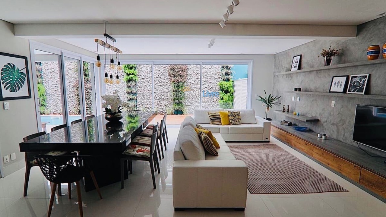 Casa para aluguel de temporada em São Sebastião (Praia de Juquey)