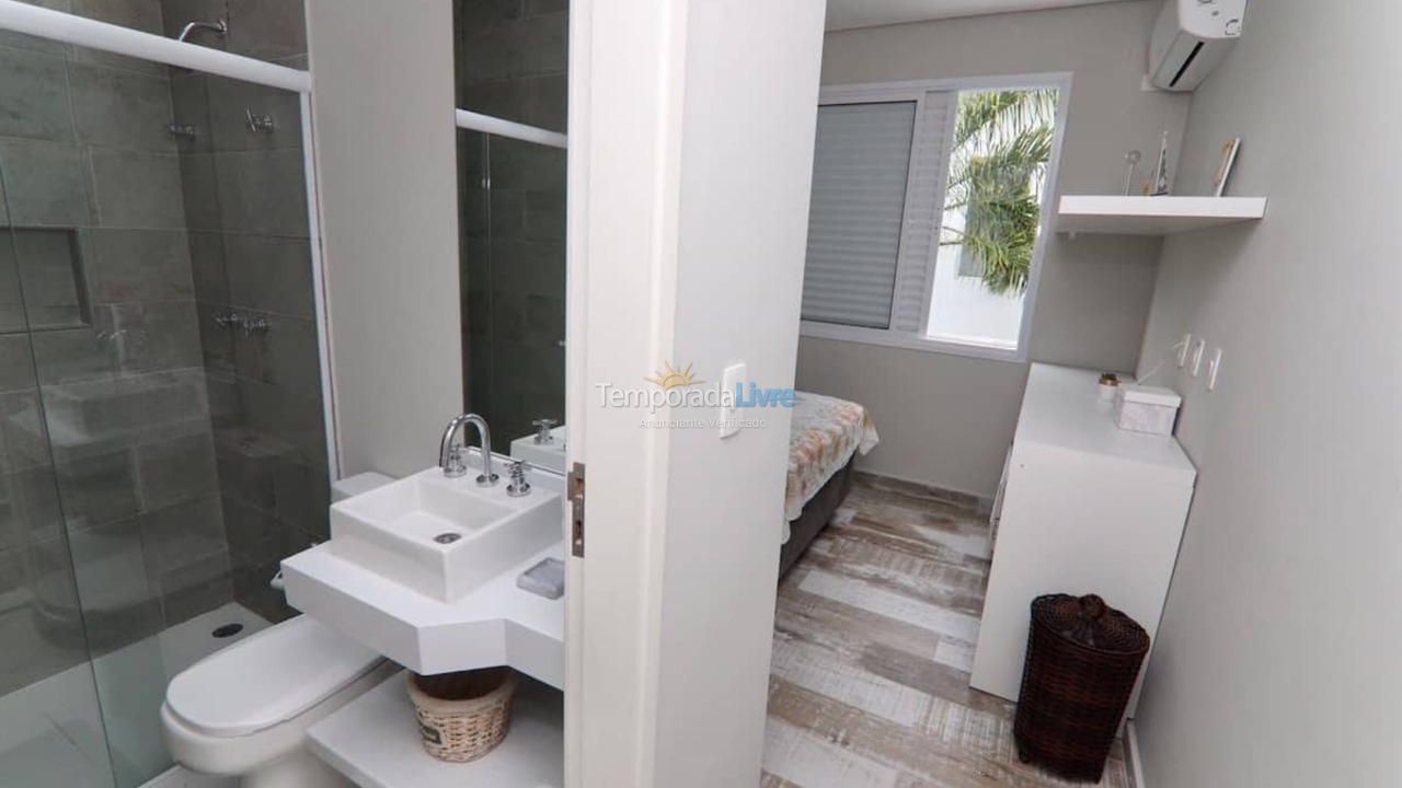 Casa para aluguel de temporada em São Sebastião (Praia de Juquey)