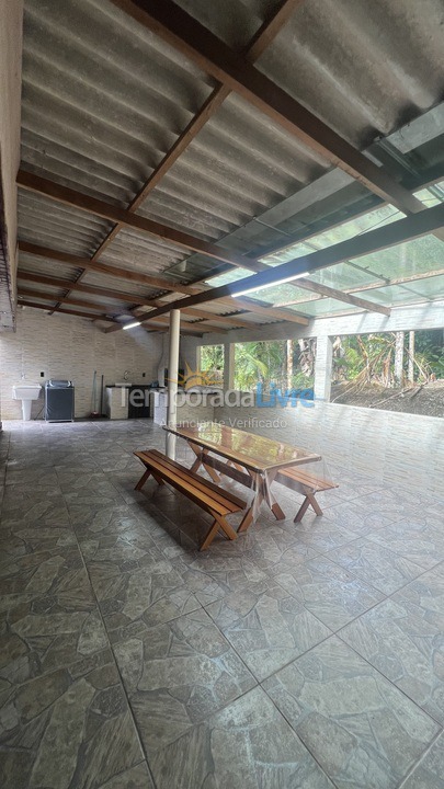 Casa para aluguel de temporada em Matinhos (Caiobá)