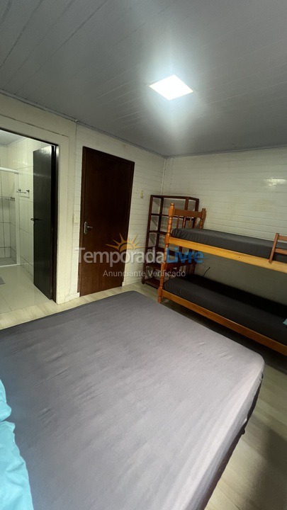 Casa para aluguel de temporada em Matinhos (Caiobá)