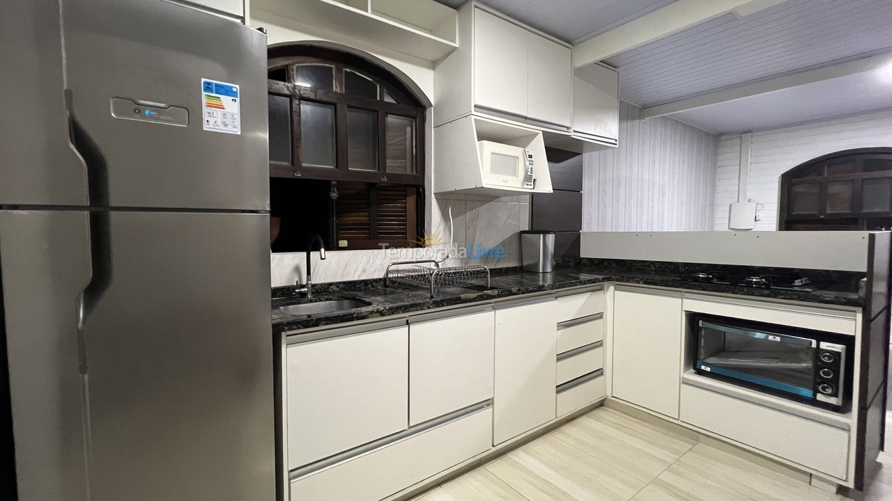 Casa para aluguel de temporada em Matinhos (Caiobá)