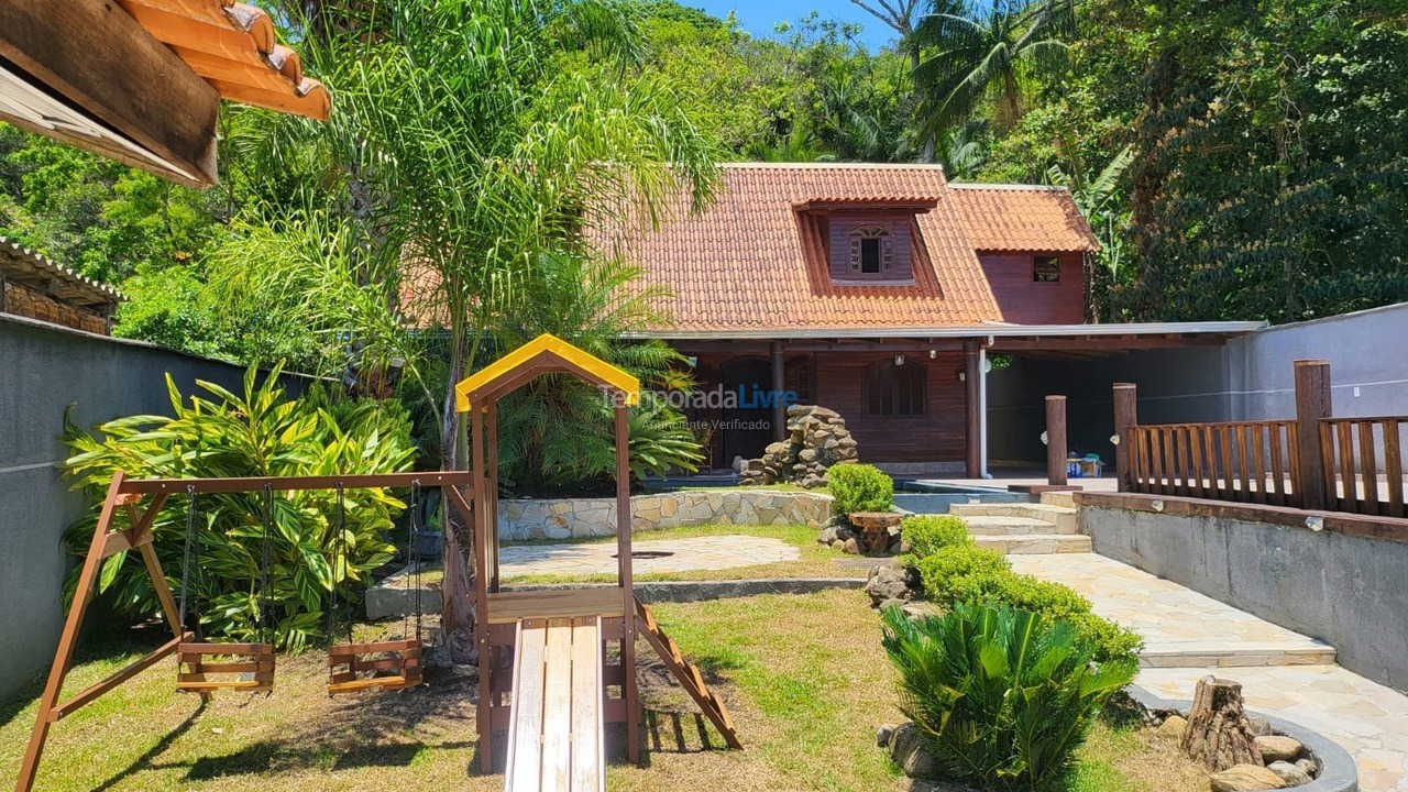 Casa para aluguel de temporada em Matinhos (Caiobá)