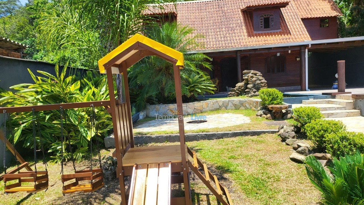 Casa para aluguel de temporada em Matinhos (Caiobá)