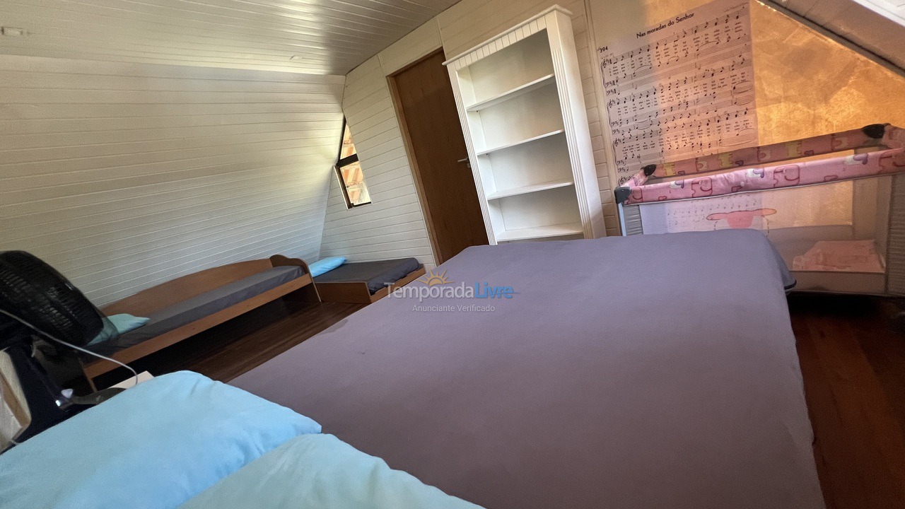 Casa para aluguel de temporada em Matinhos (Caiobá)