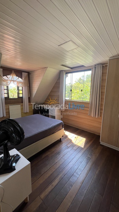 Casa para aluguel de temporada em Matinhos (Caiobá)