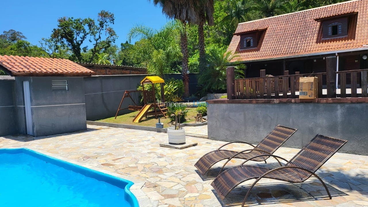 Casa para aluguel de temporada em Matinhos (Caiobá)