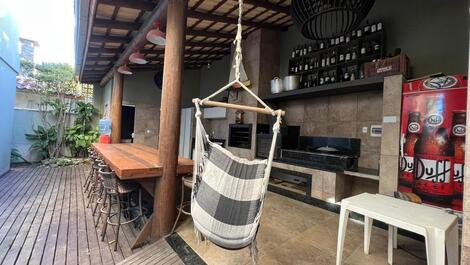 Single-story house a few meters from the sea in Canto Grande.