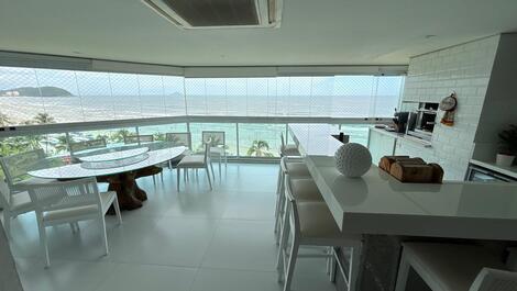 Apartamento frente a praia em Riviera