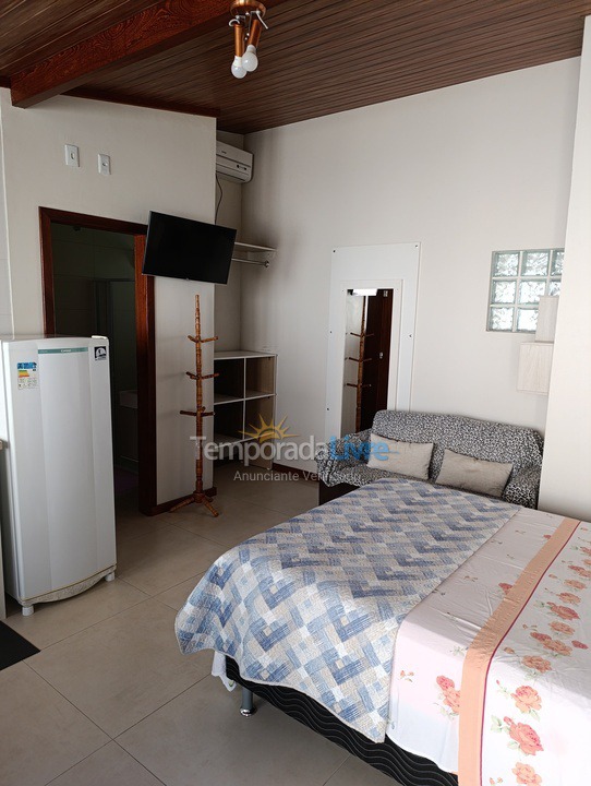 Casa para aluguel de temporada em Palhoça (Guarda do Embaú)