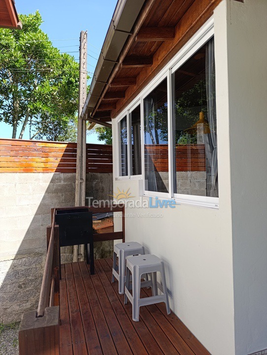 Casa para aluguel de temporada em Palhoça (Guarda do Embaú)