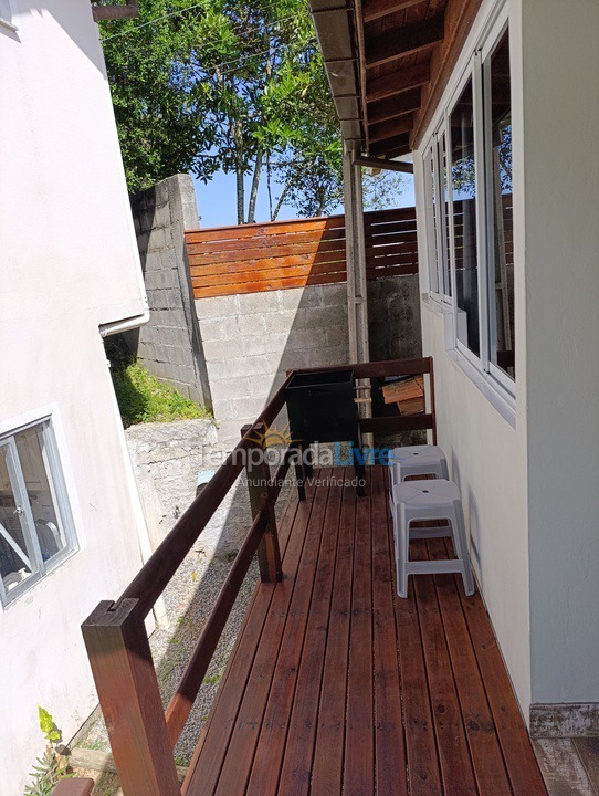 Casa para aluguel de temporada em Palhoça (Guarda do Embaú)