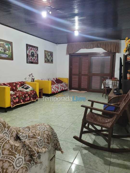 Casa para aluguel de temporada em Cidreira (Centro)