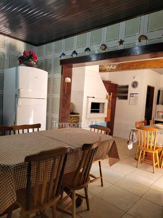 Casa para aluguel de temporada em Cidreira (Centro)