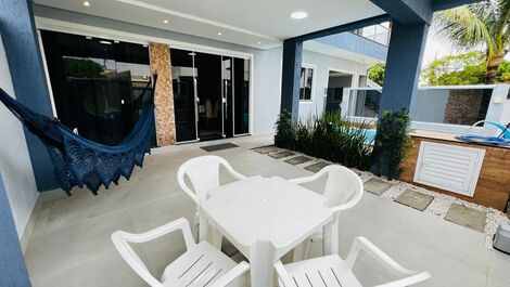 Casa con Piscina, 2 habitaciones, Playa Mariscal, Código 101