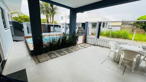 Casa con Piscina, 2 habitaciones, Playa Mariscal, Código 101