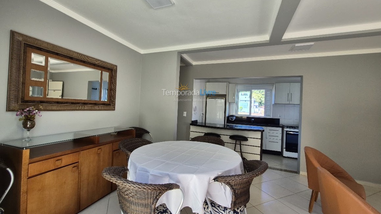 Apartamento para alquiler de vacaciones em Bombinhas (Praia de Bombas)