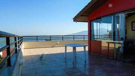 Cobertura frente Mar sem ondas