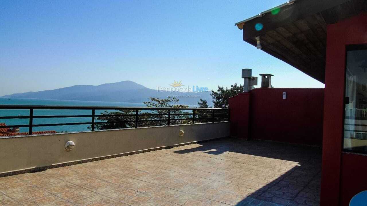 Apartamento para aluguel de temporada em Bombinhas (Canto Grande)