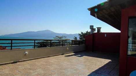 Cobertura frente Mar sem ondas